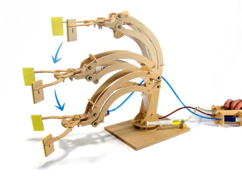 Robotic Arm (Hydraulic Machines)
