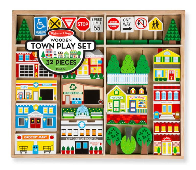 Melissa & Doug Wooden Town Play Set (32 Pieces)